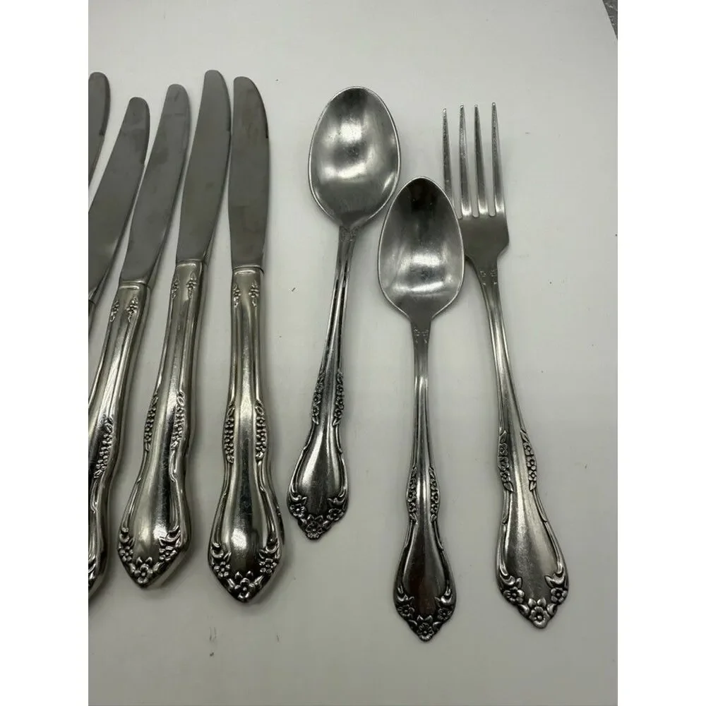 Vintage Wm A Rogers Deluxe Stainless Flatware Set 13pc Flower Pattern USA Silver